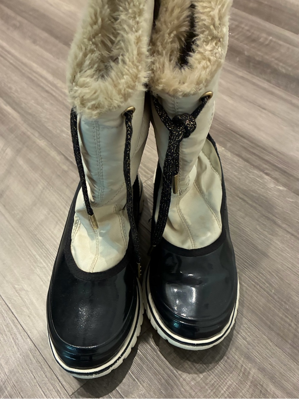 Sorel snow dance waterproof boots sz 6